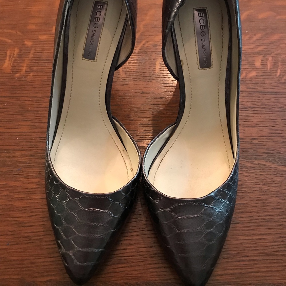 BCBG pumps